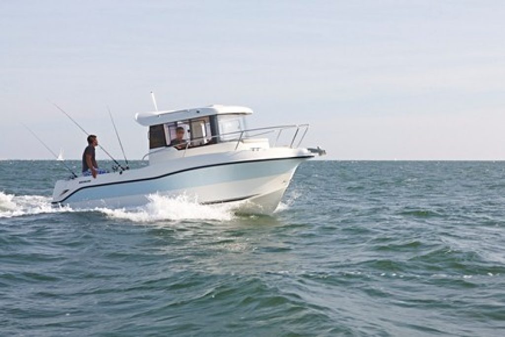 01_690-Pilothouse-running- 129_klein