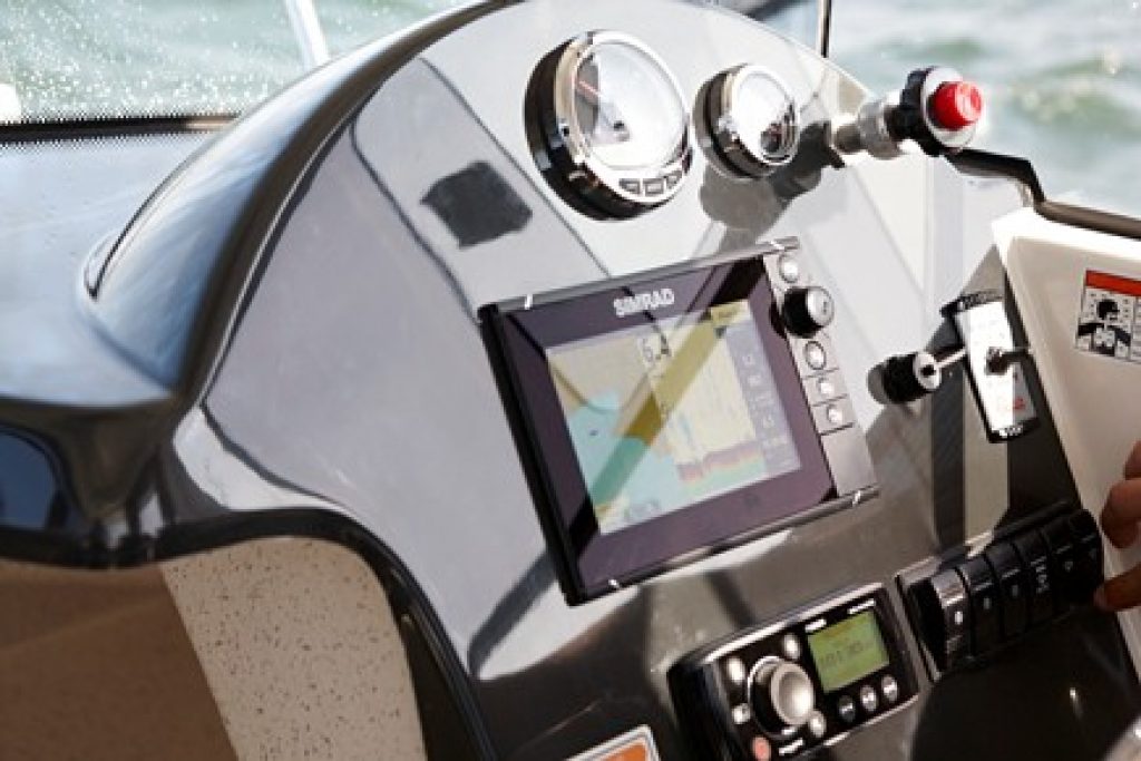 05_690-Pilothouse-details- 380_klein