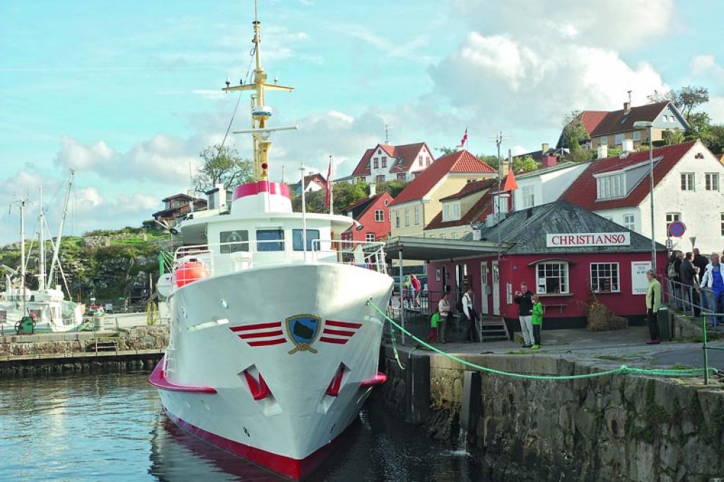 05_BORNHOLM Passagierschiff von Gudhjem nach Christianso_4c