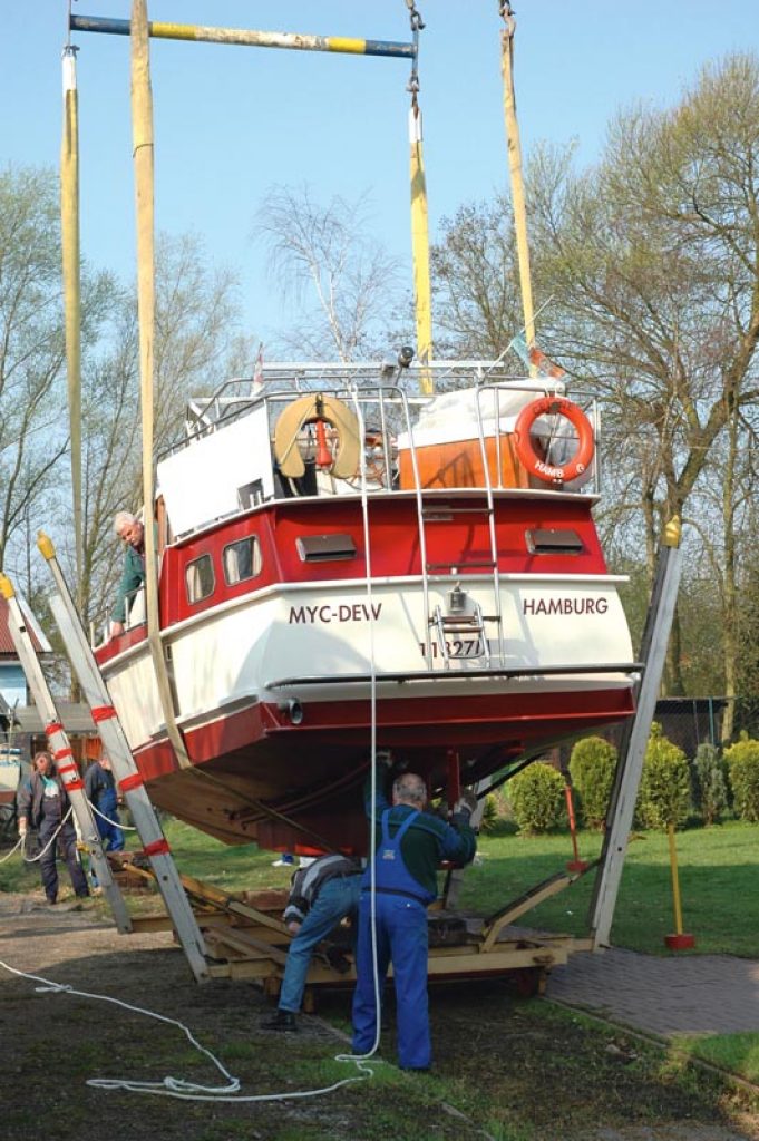 AW 20 Boot vor dem Zuwasserlassen