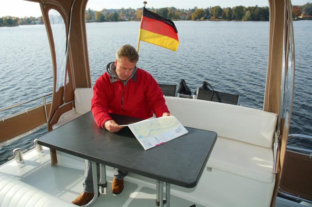 Z LOT 10 Sitzgruppe auf dem Achterdeck