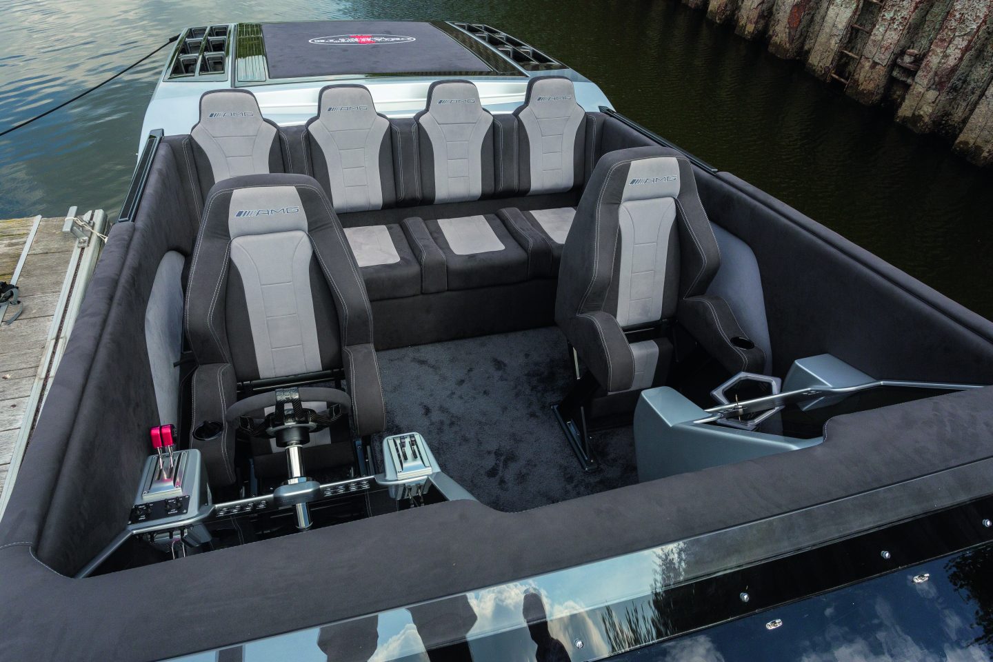 Cigarette Racing 515 Das besondere Boot: Cigarette Racing 515 Project ONE - Skipper Bootshandel